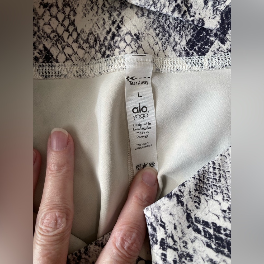 Alo Yoga  High Waist Vapor Snakeskin Legging  L  Bone NWOT - Picture 6 of 8